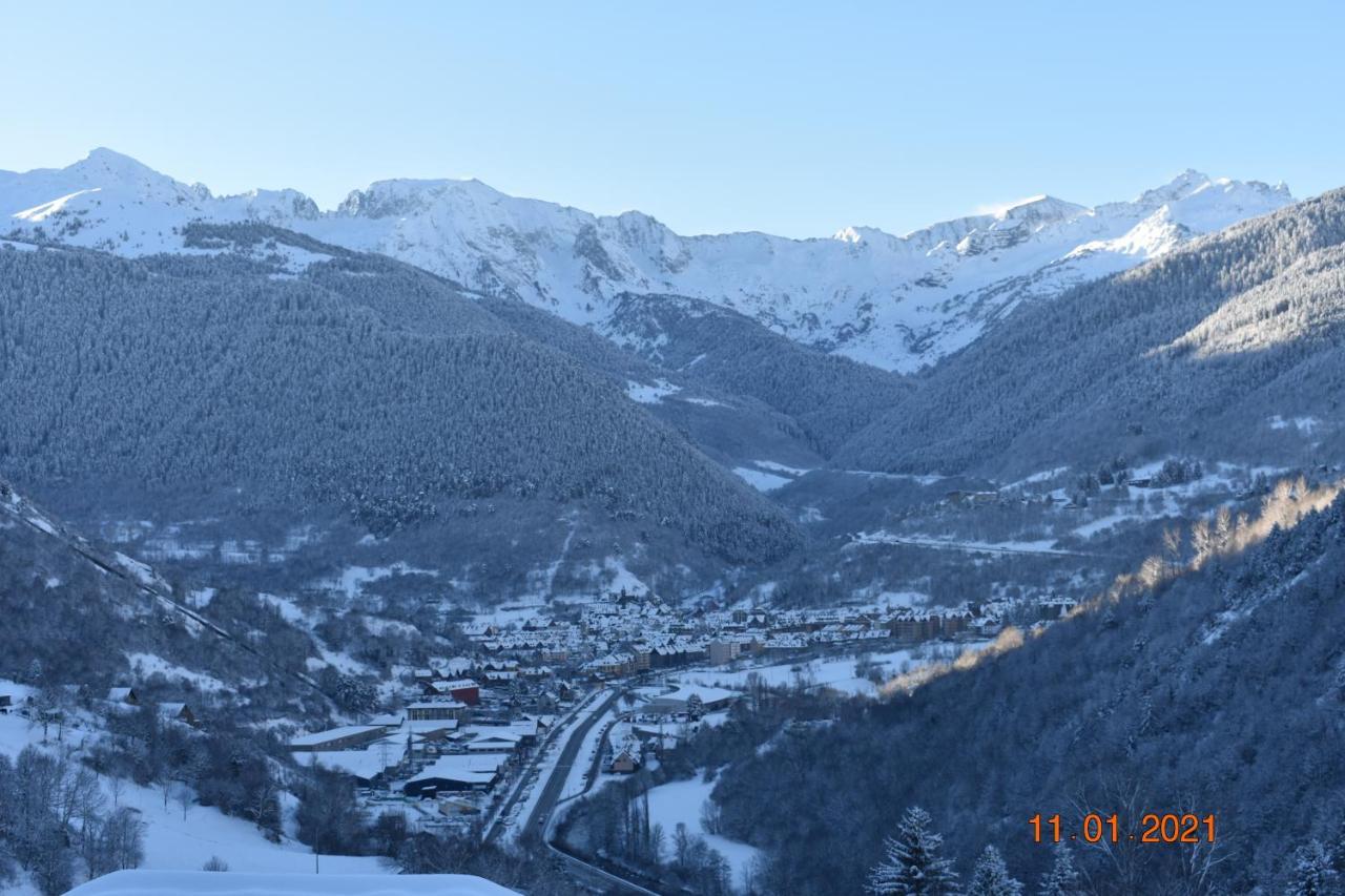 Vista Baqueira Apartment เบียญา ภายนอก รูปภาพ